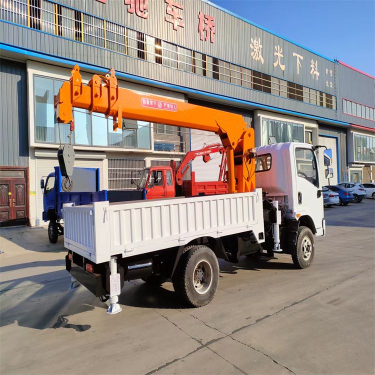 开鲁县三轮随车吊定制 农用改装机自备吊中瑞长期出售