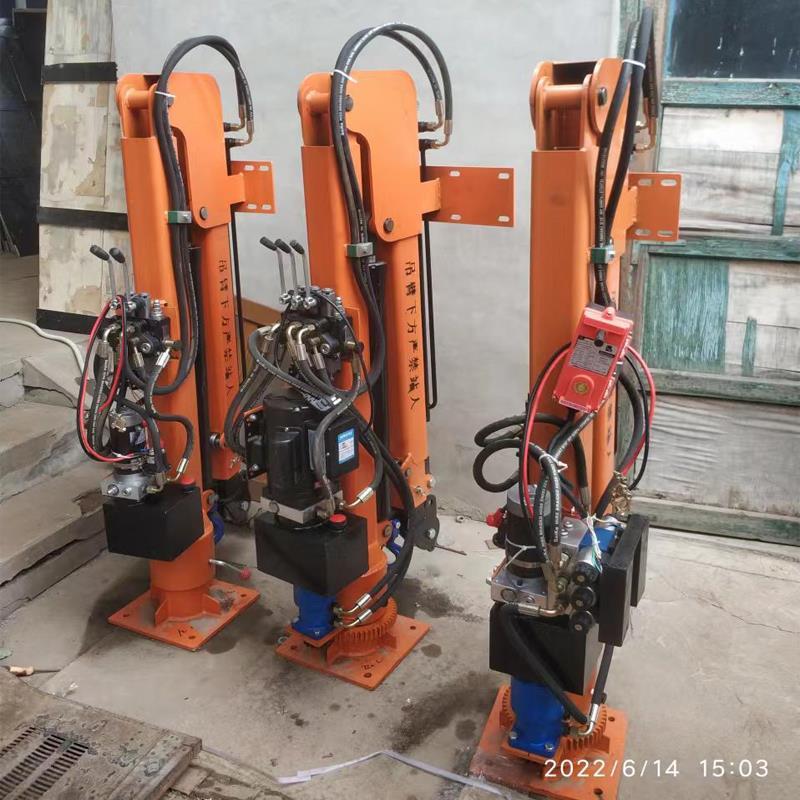 开鲁县重汽蓝牌随车吊 3.2吨 国六动力强 液压驱动 农用自卸起重机